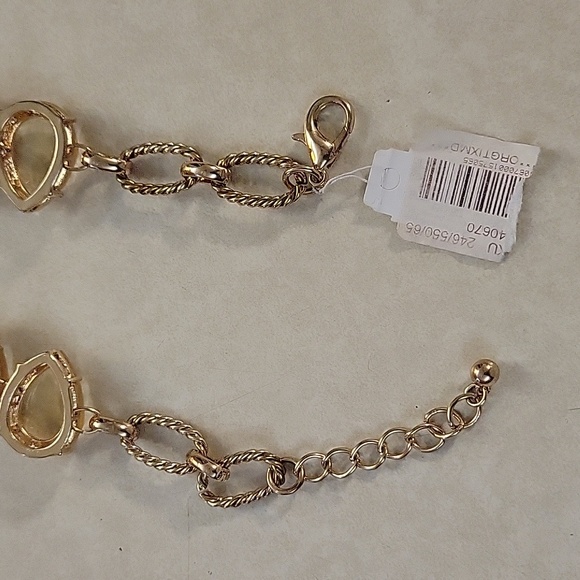 Fine Costume Jewerly - Picture 4 of 4